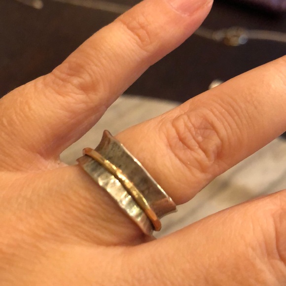 unknown Jewelry - Two Tone Spinner Ring Size 6